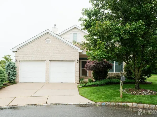 40 Sherwood Dr, Monroe Township, NJ 08831
