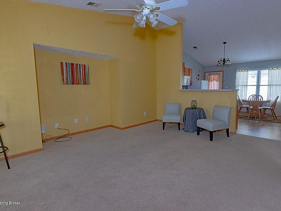 4th image of 6516 Hunters Chase Ln