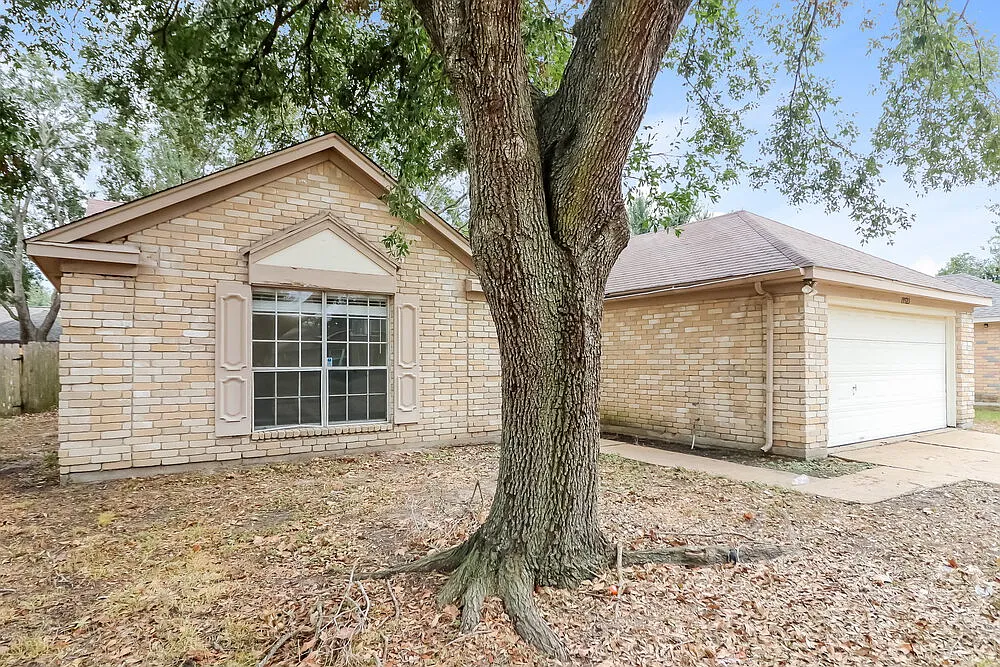 3 bed, 2.0 bath, 1350 sqft, $1,685 — Photo 3
