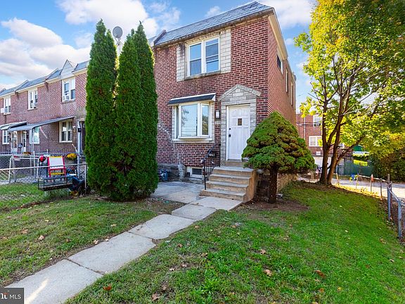 3rd image of 1370 Wycombe Ave