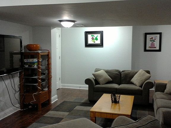 2nd image of 410 Hampton Dr