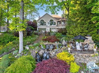 456 Barr Ct, Akron, OH 44319