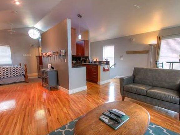 4th image of 507 Holmes St