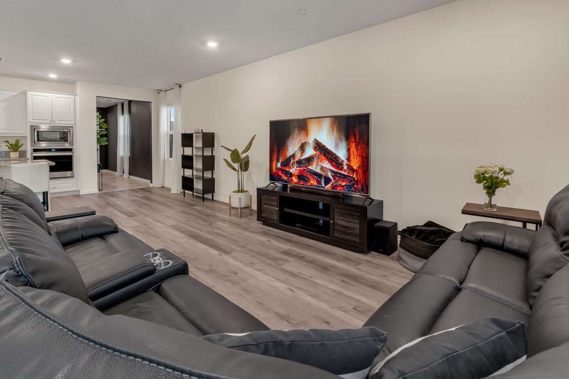 next background image