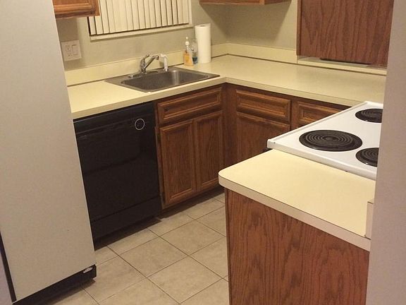 4th image of 38613 Meadowdale St