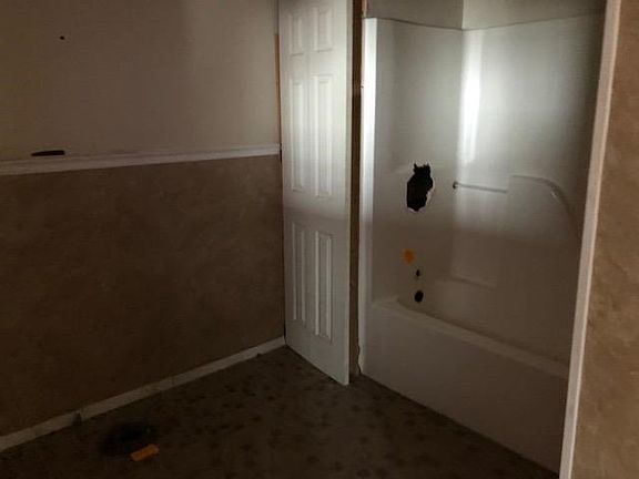 5th image of 1257 Long Ave