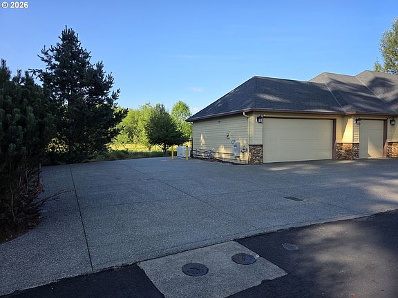 3rd image of 1505 SW 26th Cir