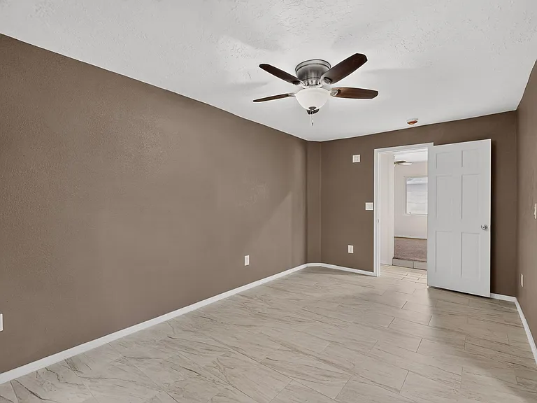823 San Lorenzo Ave NW — Photo 21