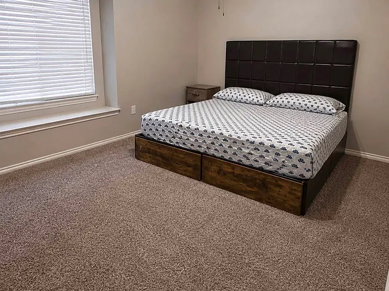 805 Sierra Ln — Photo 11