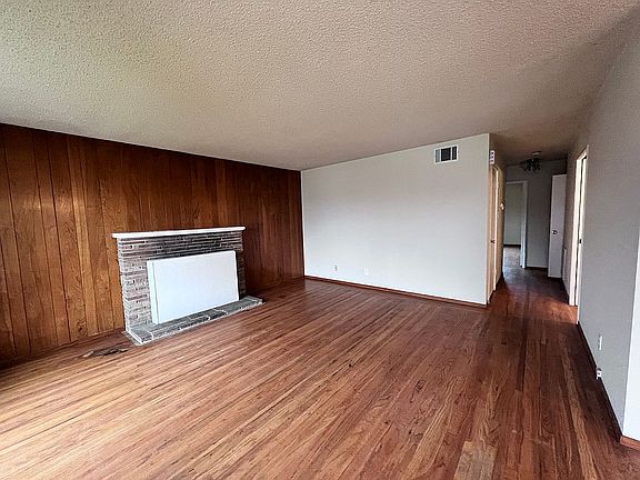 4th image of 266 Mariposa Dr