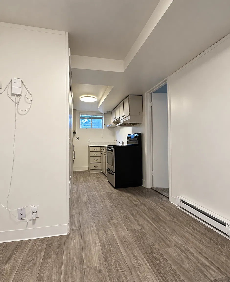 Updated Apartment in downtown Holladay — Photo 3