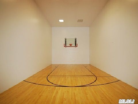 Hunt Club Racquetball Court