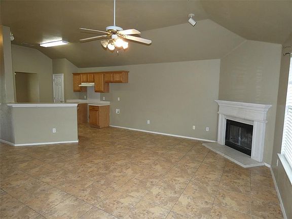 4th image of 1343 Mathew Dr