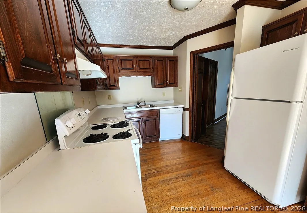 3 bed, 2.5 bath, 1550 sqft, $1,600 — Photo 4