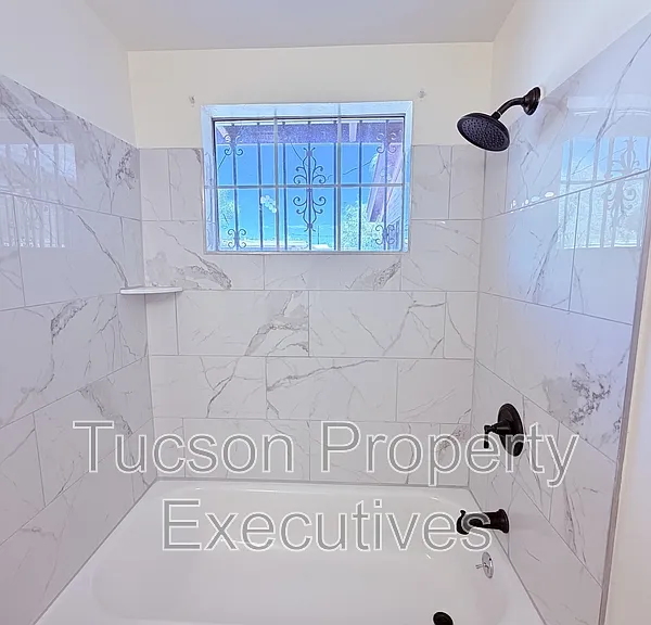 3002 N Palo Verde Ave — Photo 8