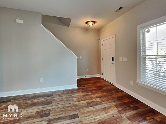 2nd image of 42 Arbor Loop