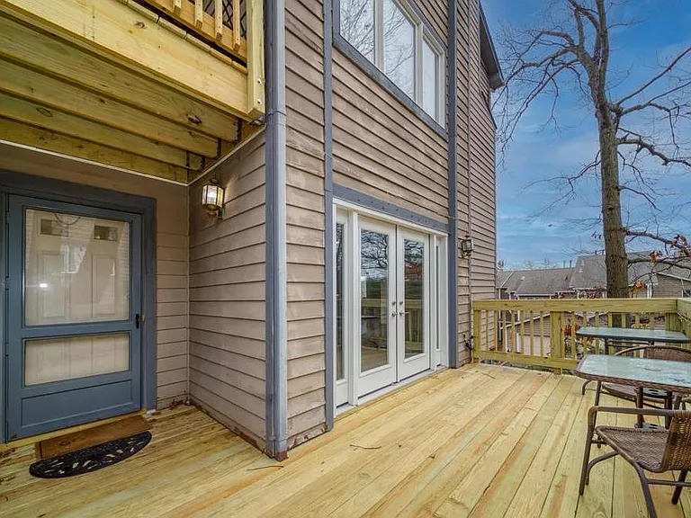 302 Heights Dr — Photo 17