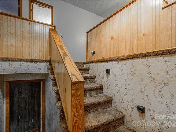 5th image of 220 Leverette Dr