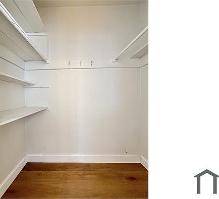 4th image of 821 16th Ave S