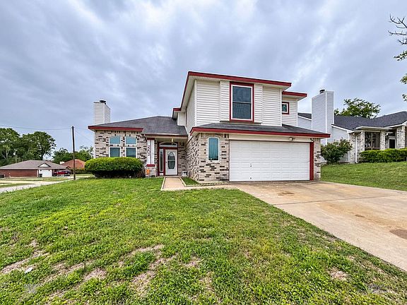 2nd image of 2202 Fieldstone Dr