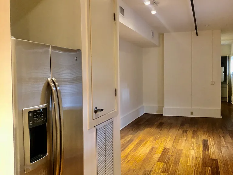 509 Baronne St #101 — Photo 15
