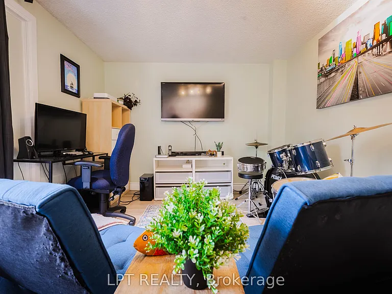 318 Laurier Ave #3 — Photo 18