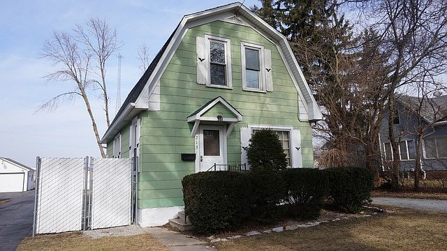 1st image of 213 E Taylor St