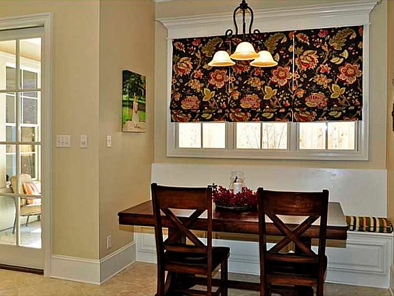 4th image of 2076 Bridgewater Ave