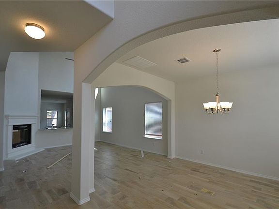 2nd image of 1405 Acmite Ave