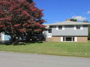 128 Merritt Ave, Tiverton, RI 02878