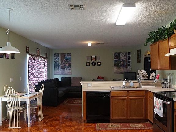 3rd image of 900 San Paulo Way
