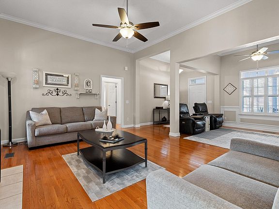 4th image of 2128 Sargent Daly Dr