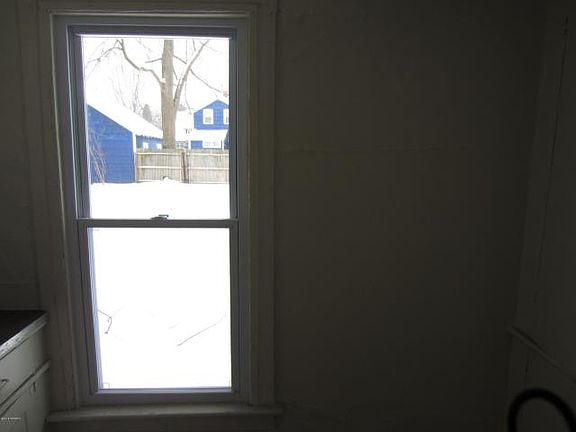 4th image of 78 Rose St