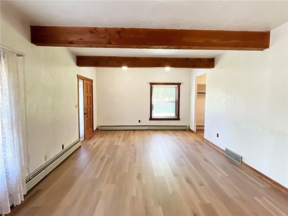 3rd image of 686 Ridge Ave