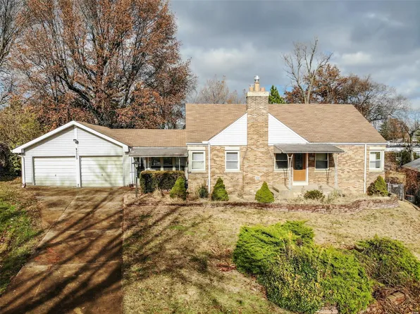 9929 Berwick Dr, Saint Louis, MO 63123