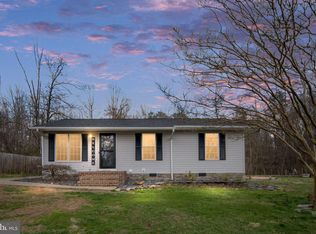 371 Greenbank Rd, Fredericksburg, VA 22406