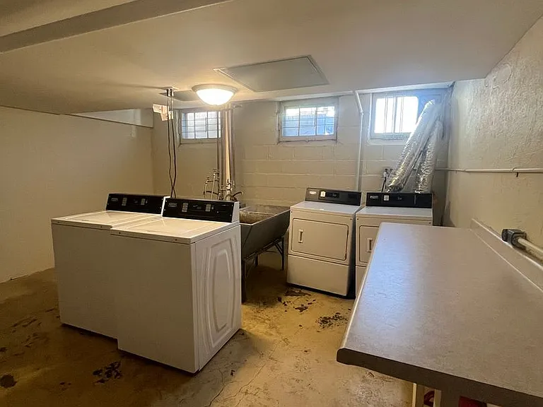 1756 Grand Ave — Photo 44