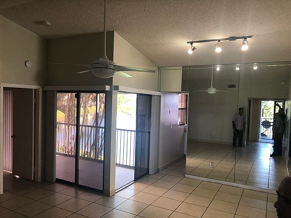 Main leaving area
