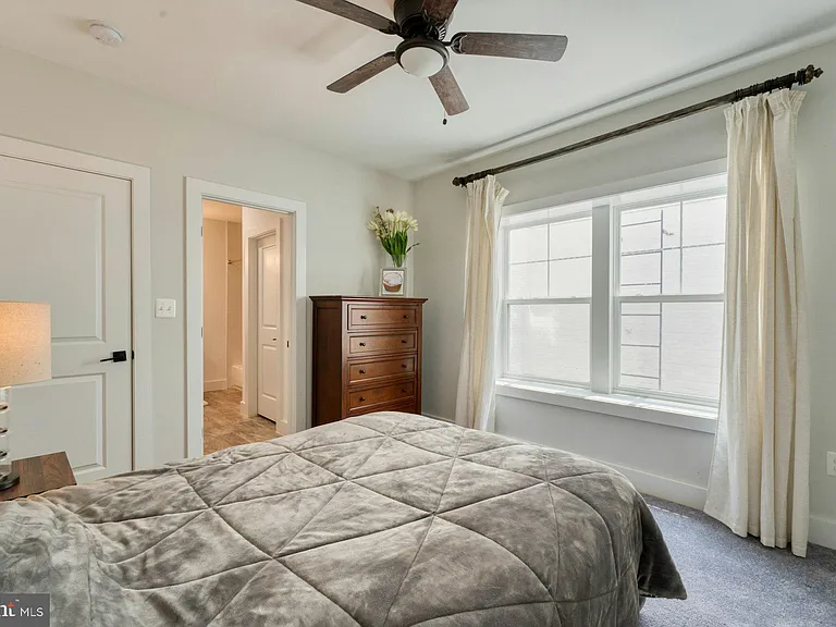 4107 Virginia St — Photo 30