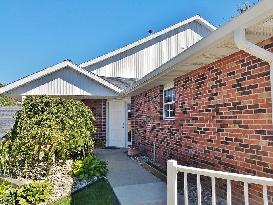 1st image of 1591 Hickory Trace Dr #24