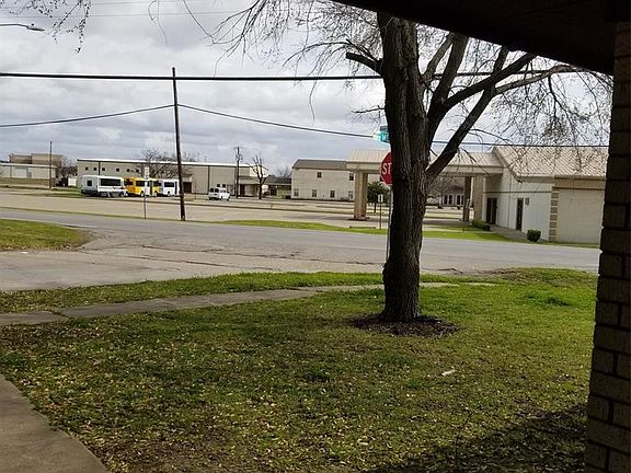 5th image of 2305 Meadow Ln #2