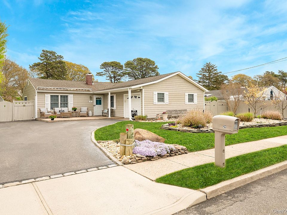 1st image of 21 Eisenhower Road