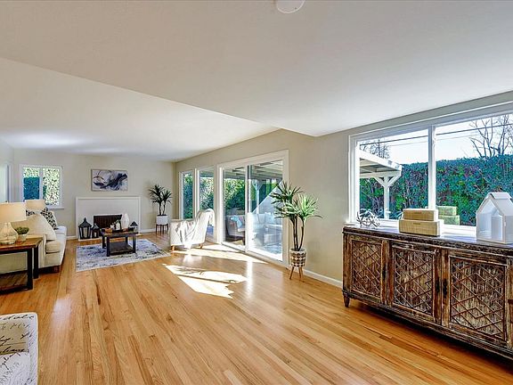 5th image of 1740 Valpico Dr