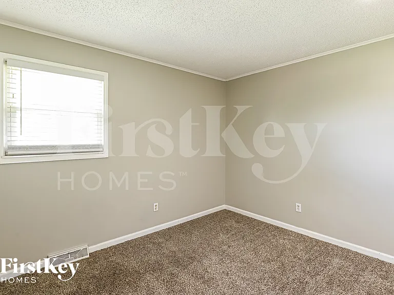 8418 NW 68th St — Photo 14
