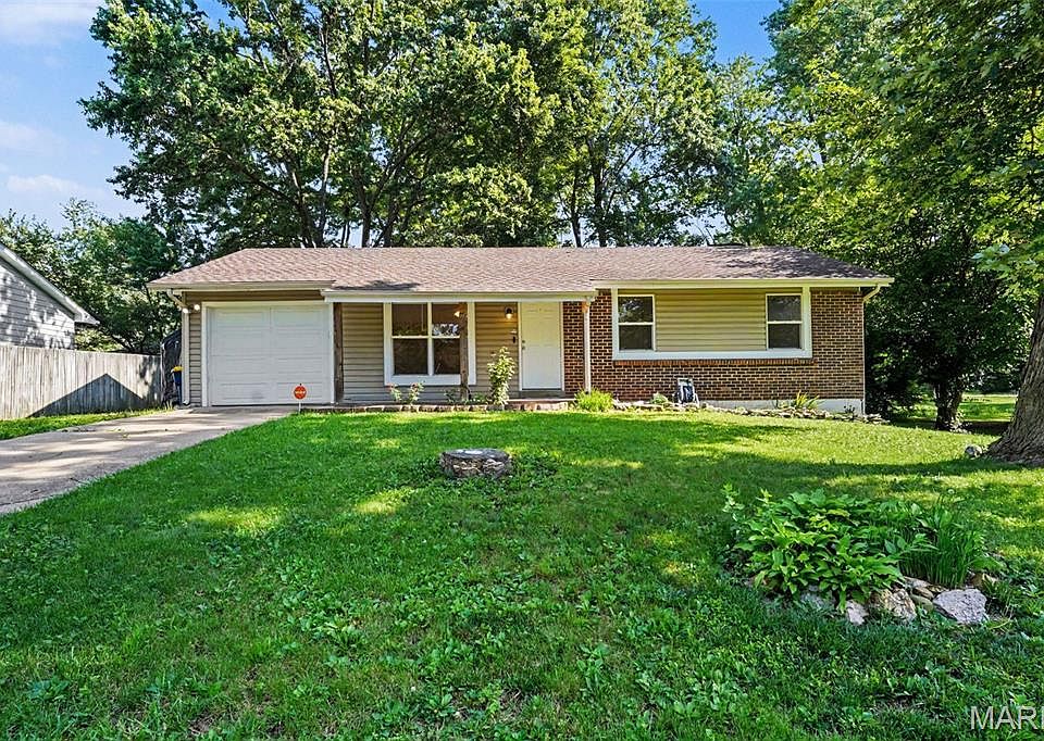 1st image of 25 Country Ln