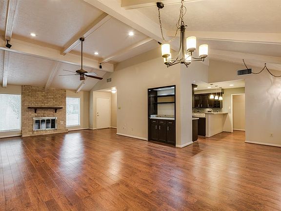 4th image of 3810 Riverwood Park Dr