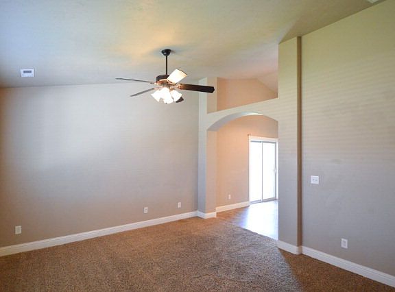 3rd image of 1340 N Hammerstone Dr