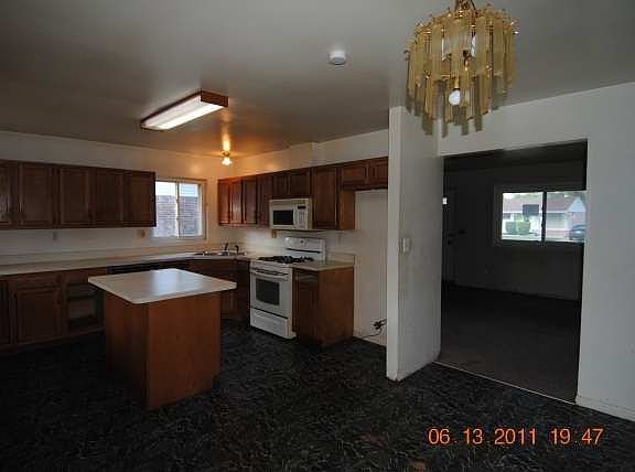 3rd image of 1100 Desoto Ave