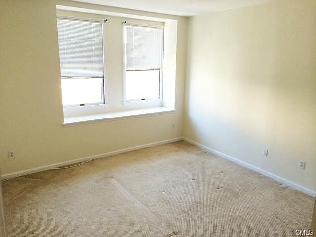 2nd image of 90 Wall St APT 8