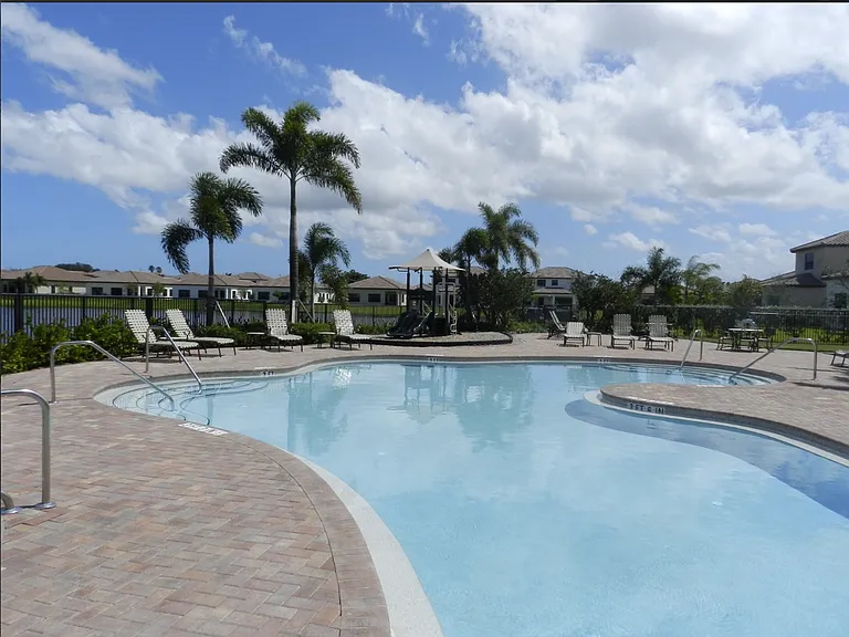 Elysium at Osprey Oaks — Photo 13